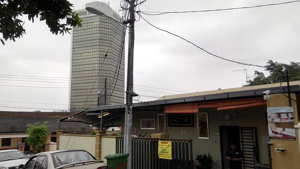 Check Inn Johor Bahru Exterior photo