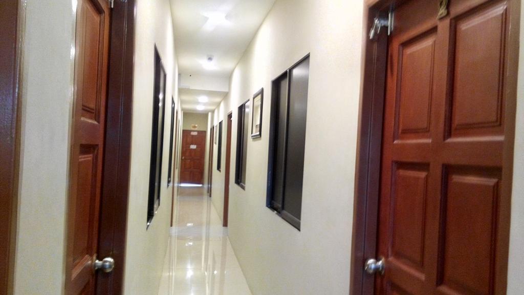 Check Inn Johor Bahru Exterior photo