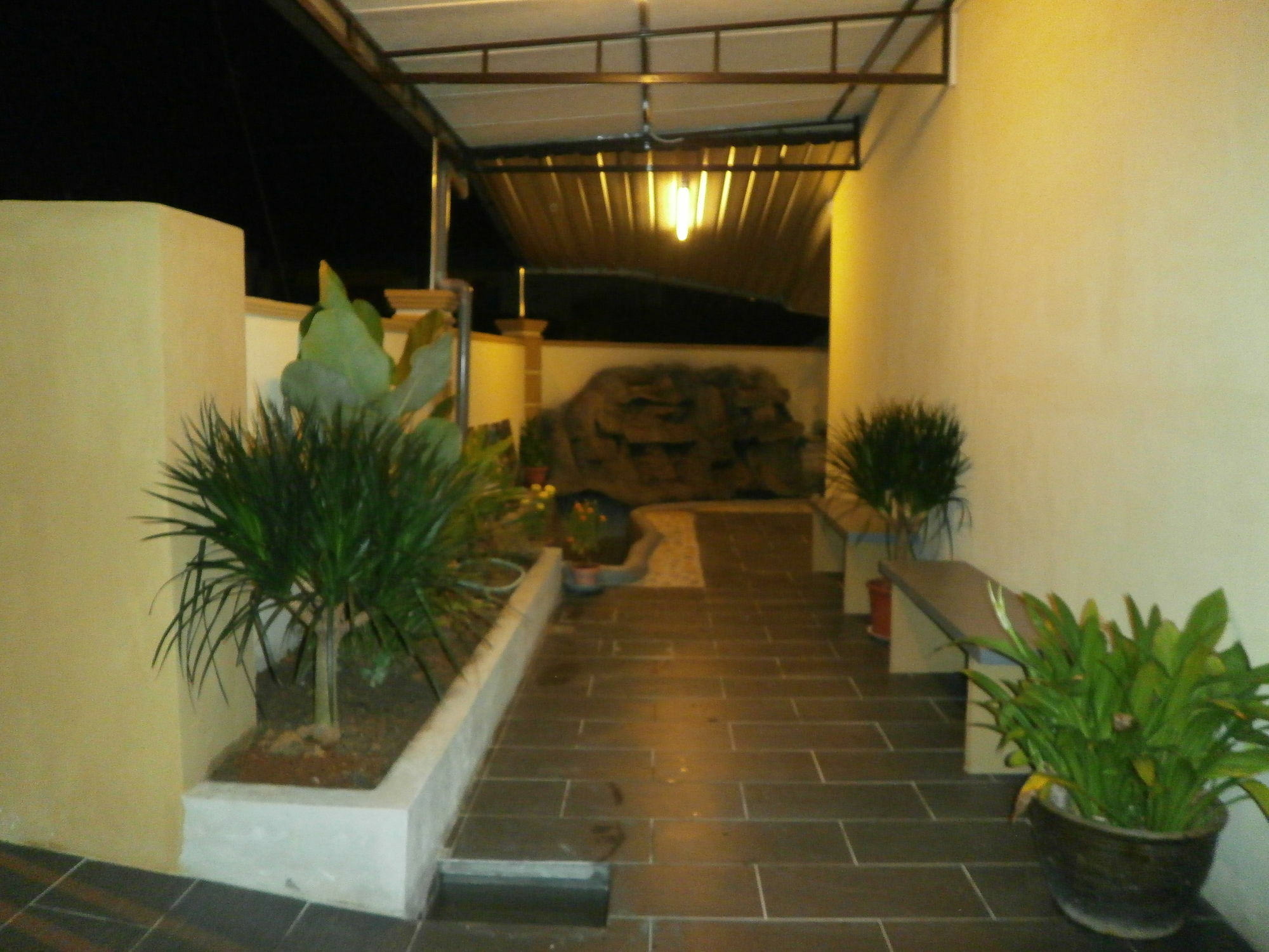 Check Inn Johor Bahru Exterior photo