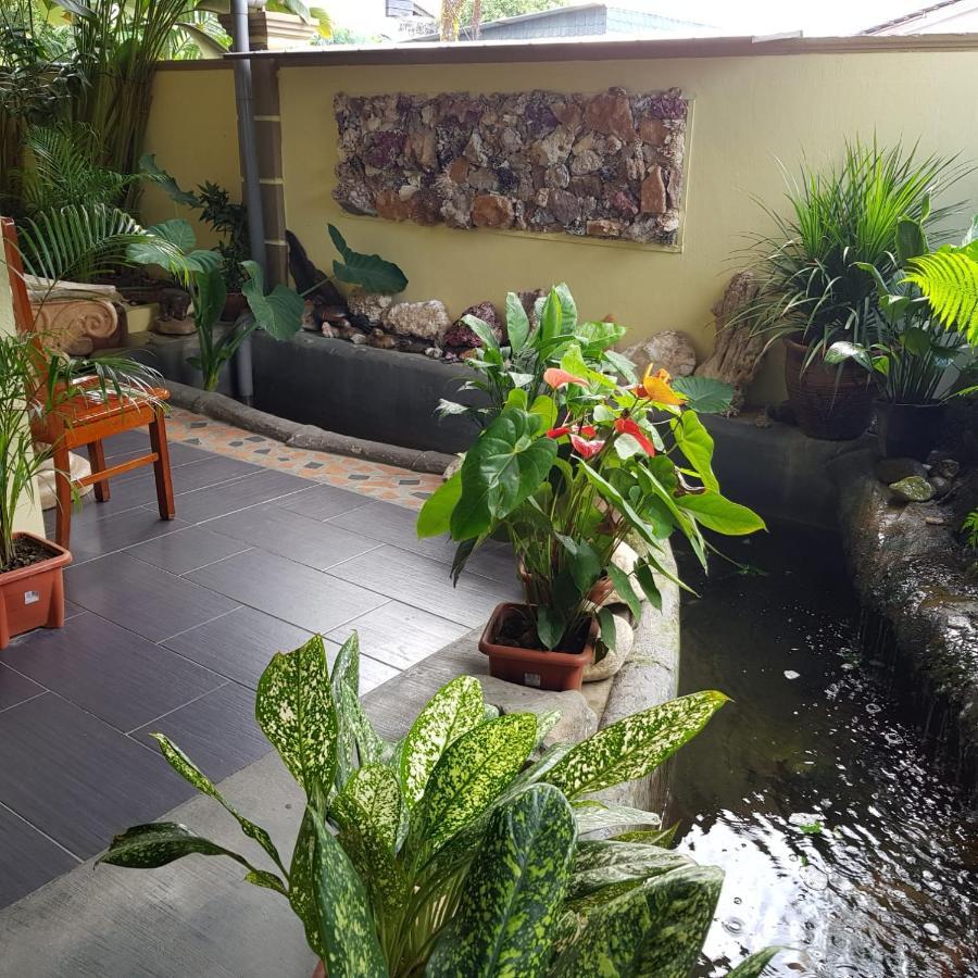 Check Inn Johor Bahru Exterior photo